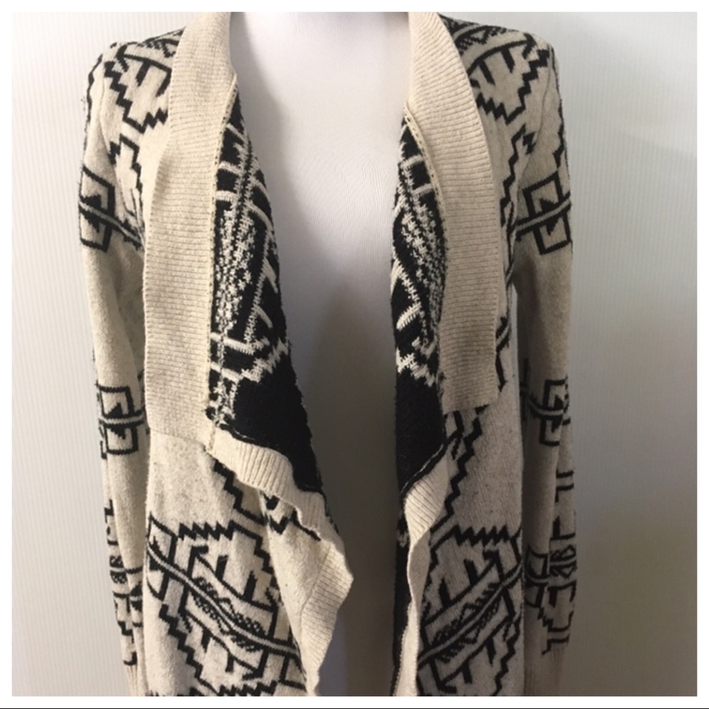 Staring At Stars Aztec Print Open Cardigan - Picture 2 of 6